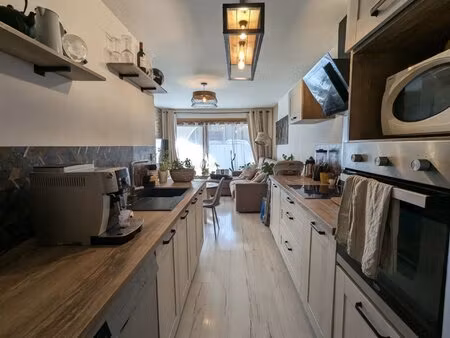 appartement rénové de 2 chambres au rez-de-chaussée  morillon
