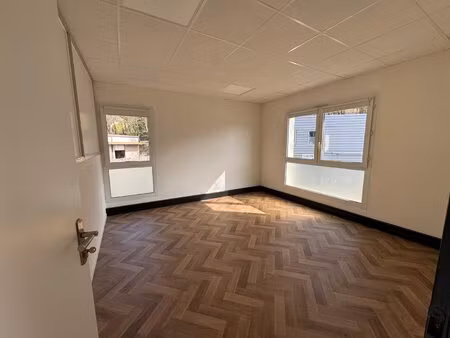 bureaux 50m2 à annecy (vente des murs)