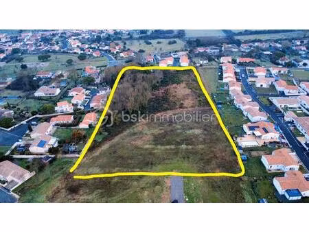 terrain de 12 874 m² à rochefort