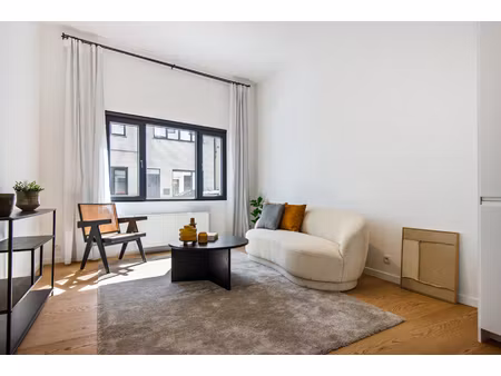 appartement te koop in berchem met 1 slaapkamer