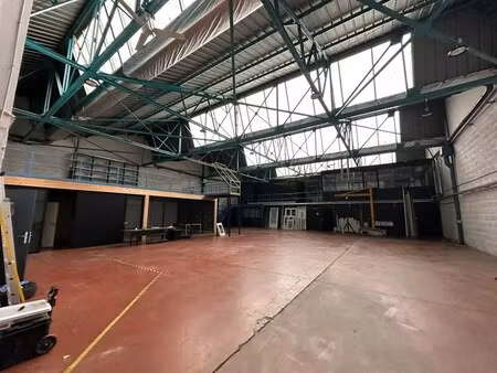 location entrepôt villeurbanne 69100 994m²