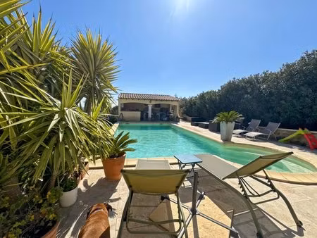 maison de 10 pièces de 253 m² à beaucaire