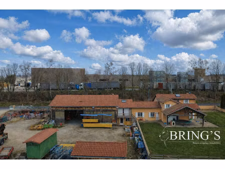 local industriel de 560 m²
