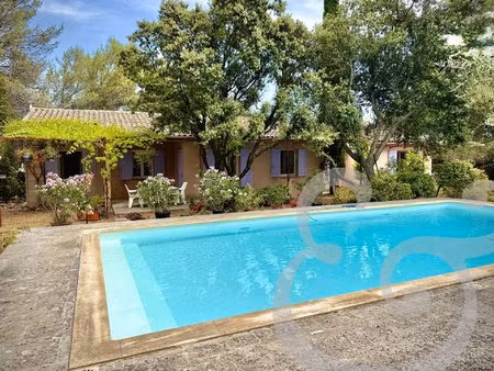 élégante maison provençale avec piscine