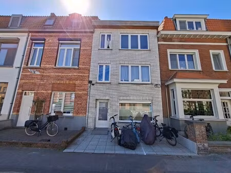appartement net buiten het centrum van brugge