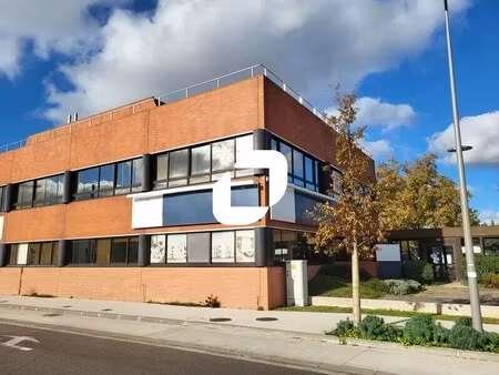 location bureaux 179 m² à 714 m²