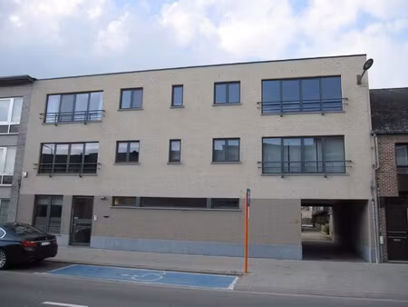 een recent en ruim 2-slpk. appartement