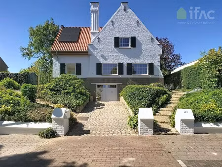 villa op toplocatie met prachtige tuin