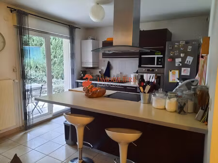 superbe appartement à louer avec jardin et garage