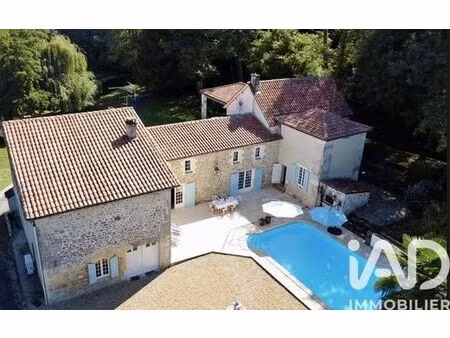 villa de 11 pièces de luxe en vente cherves-richemont  france