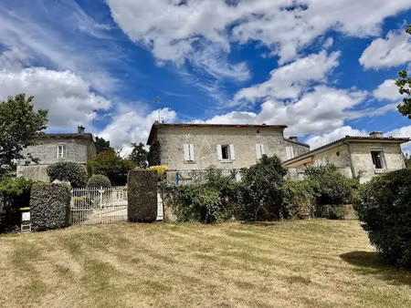 vente maison 9 pièces 160 m² à mouthiers-sur-boëme (16440)  395 000 €