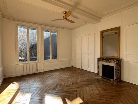 location appartement 2 pièces 62m²