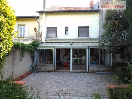 maison de ville t7 avec dépendances et jardin