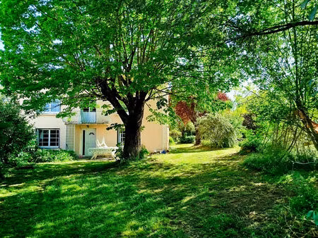maison saint jean de verges 6 pièce(s) 145 m2