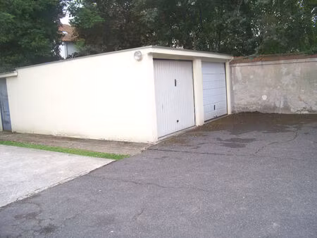 location parking / box  13.17m²  saint
