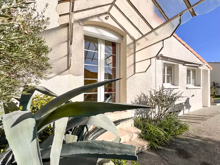 location maison 4 pièces 70m2 saintes 17100 - 850 € - surface privée