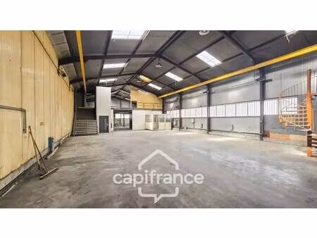 location entrepôt 691 m²