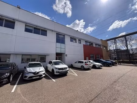 location bureaux 705 m²