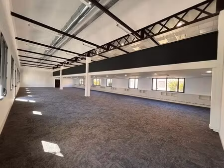 location bureaux 659 m²