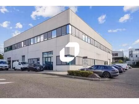 location bureaux 215 m² à 1 165 m²