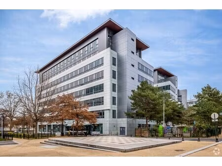 location bureaux 124 m² à 2 523 m²