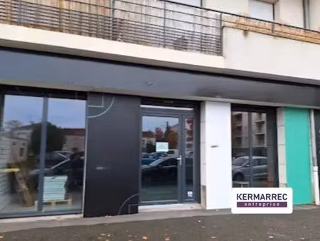 vente commerce nantes 44300 111m²