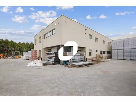 vente local d'activités 1 002 m²