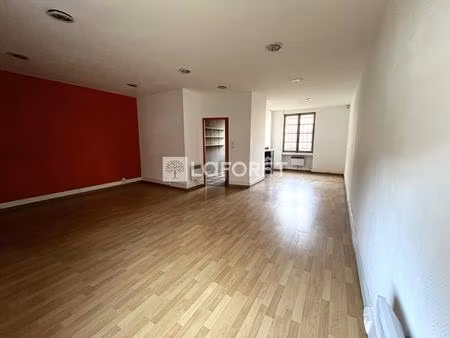 local commercial givors 51.08 m2