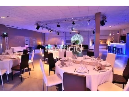 local commercial - 680 m²