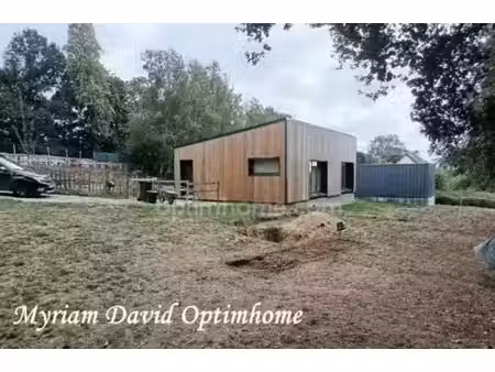 maison récente de plain-pied à personnaliser – saint-hernin
