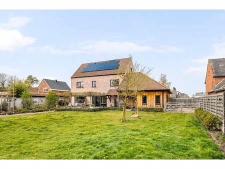 huis te koop in lommel met 6 slaapkamers