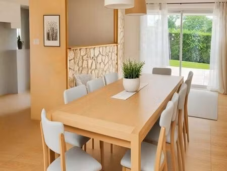 maison plain-pied de 5 pièces de 118 m2 avec jardin et terrasse