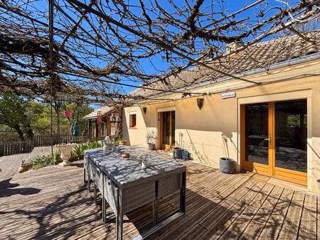 maison de 140 m² - 4 chambres - piscine