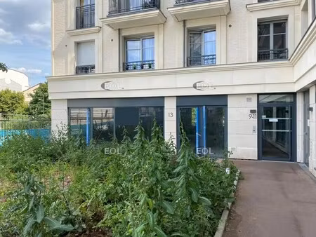 location commerce clamart 92140 141m²