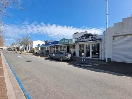 location commerce saint pierre d oleron 17310 87m²