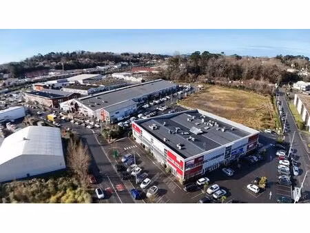 location commerce biarritz 64200 42m²