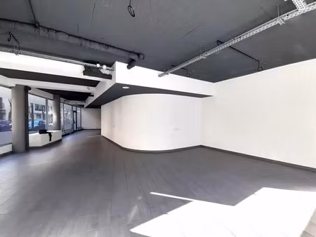location commerce antibes 06600 80m² à 168m²