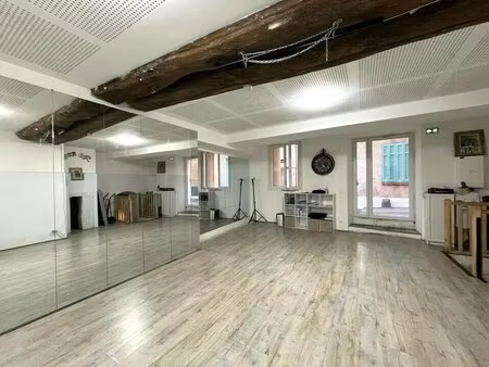 location commerce frejus 83600 132m²