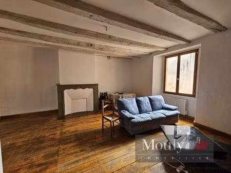 grand appartement t5 dans un tres bel immeuble ancien quartier historique
