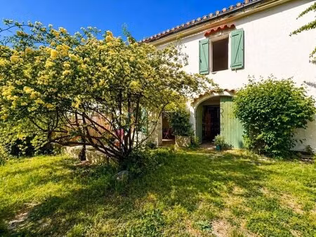 maison en pierre à rénover - vue rochers  jardin  potentiel