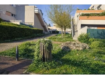 savigny-le-temple : 100 m² avec jardin et box