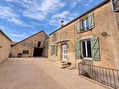 maison de caractère avec terrain et dépendance -etivey -5 pièces 105 m2