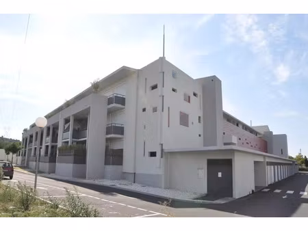location appartement 4 pièces 84 m² à cavaillon (84300)