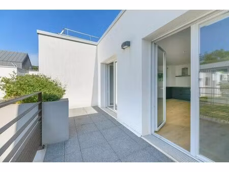 duplex contemporain avec terrasse plein sud – chambray-lès-tours