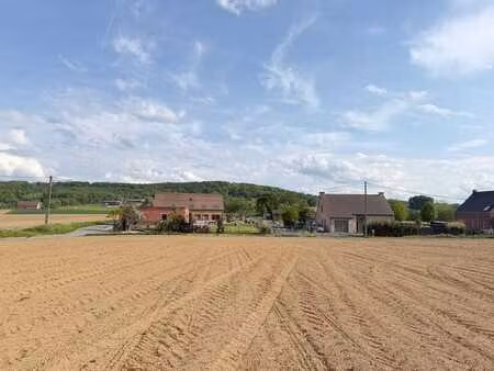 terrain constructible situe au calme