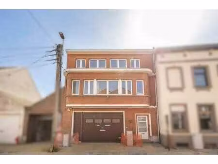 maison 5ch + 2 studios + dépôt au rdc