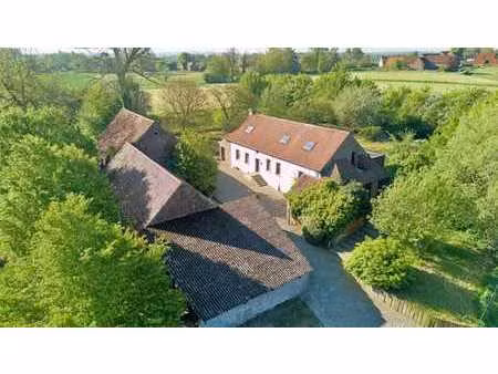 ferme avec beaucoup d’intimité  situation exceptionnelle
