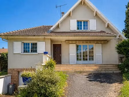 genas – centre village – maison familiale 162 m²