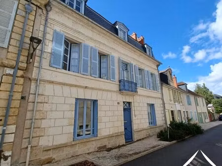 charmante maison près de la loire alliant élégance historique  espaces de vie généreux...