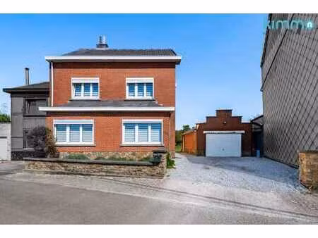 maison 3 façades avec 5 chambres  terrasse et grand jardin